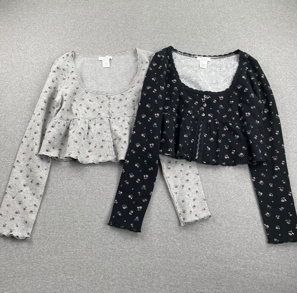 Lot of 2 Kirious Babydoll Tops Size L Black Gray Floral Waffle Knit Cropped L/S